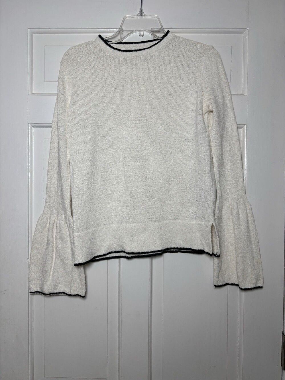 Who What Wear Women’s S White w/Blk Trim Round Neck Knit Bell Sleeve Sweater
